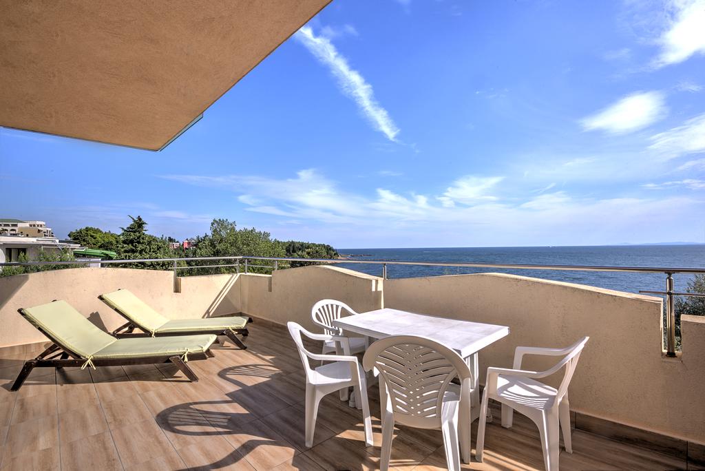 CAPRI_HOTEL_NESSEBAR_BULGARIA_AIR_TOUR_TRAVEL